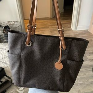 Michael Kors purse & matching wallet